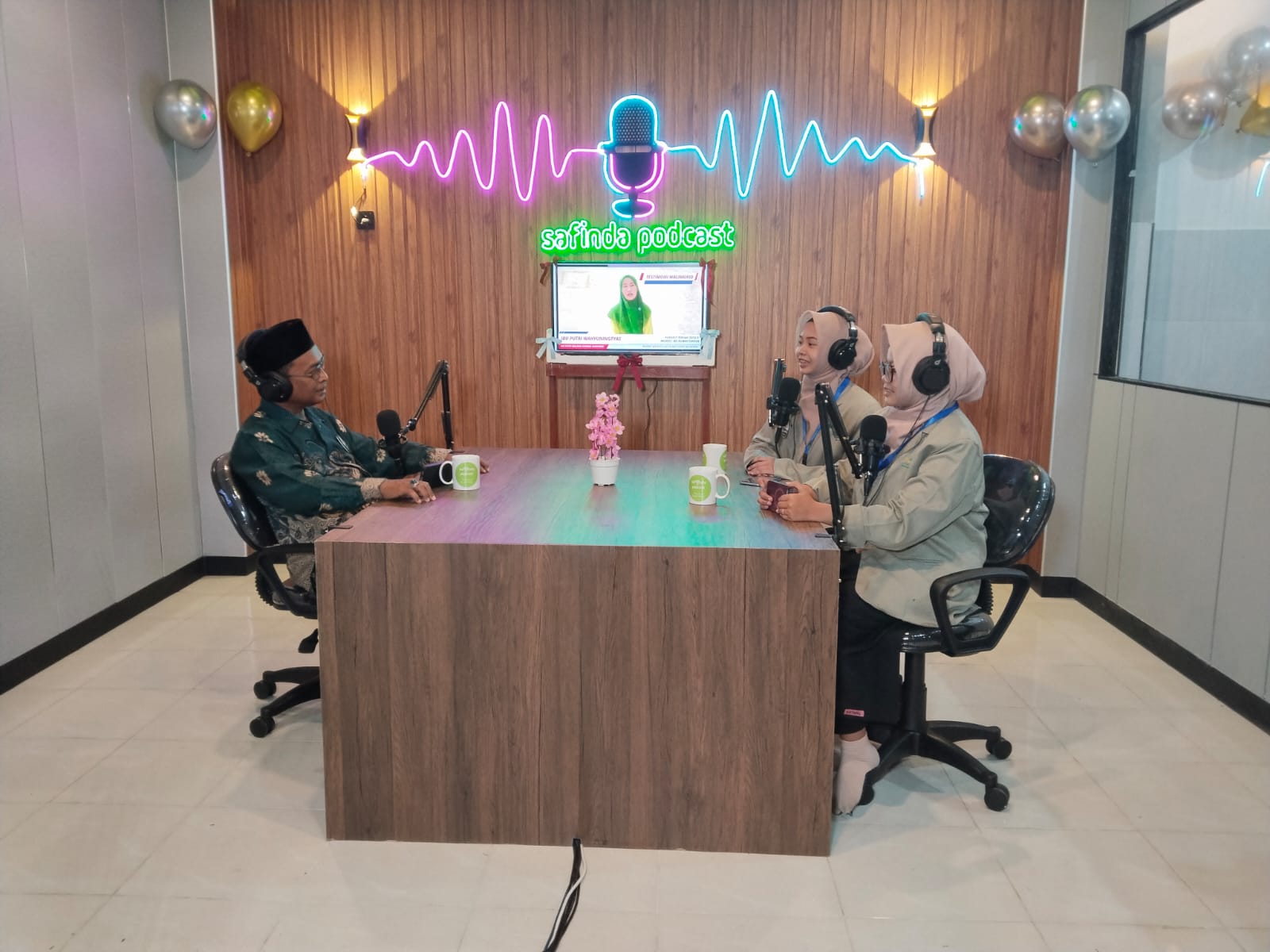 “Grand launching Safinda Podcast oleh siswa Ponpes Safinda Surabaya”