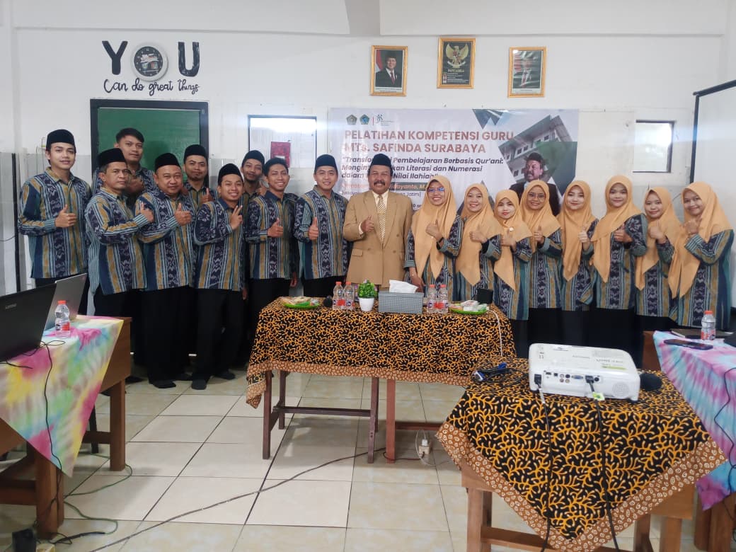 Foto Guru-guru bersama Narasumber pelatihan