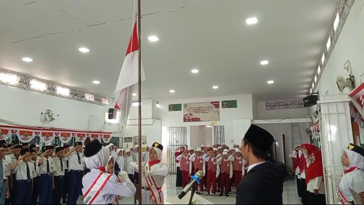 Penghormatan kepada bendera merah putih